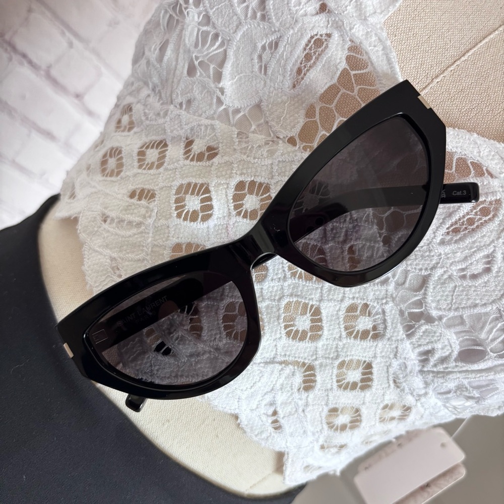 SAINT LAURENT Black Grace Cat-Eye Sunglasses SL-215-001–NWT